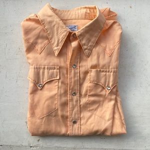 Great condition vintage pearl snap shirt.